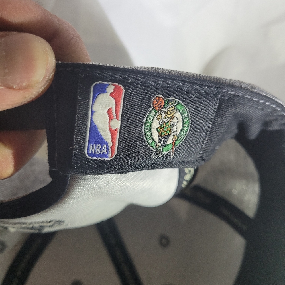 NBA BOSTON CELTICS SNAPBACK - Picture 4 of 6